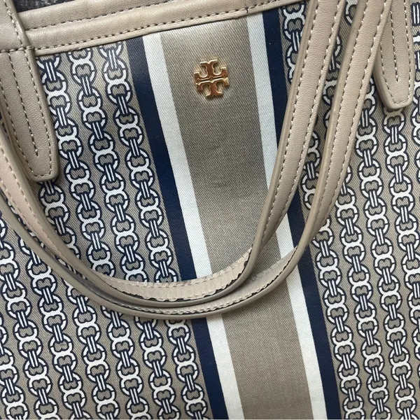 Tory‎ Burch Gemini Link Coated Canvas Open Top Large Tote gray blue - Image 2