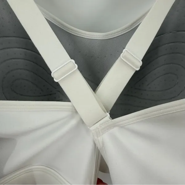 Under Armour Medium Support Fitted Sports Bra - Image 6