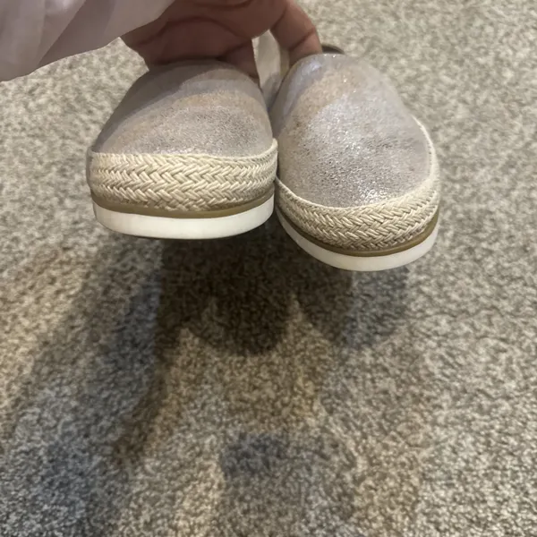Donald Pliner Women's Size 8 Palm‎ Tan Gold Loafers Slip On Espadrille Shoes - Image 2