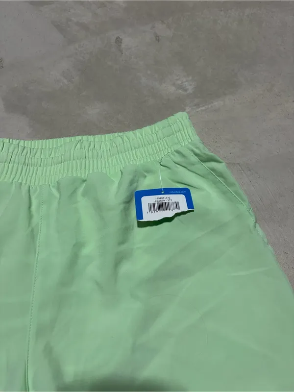 Columbia NWT Light Green Athletic Shorts active fit small - Image 2