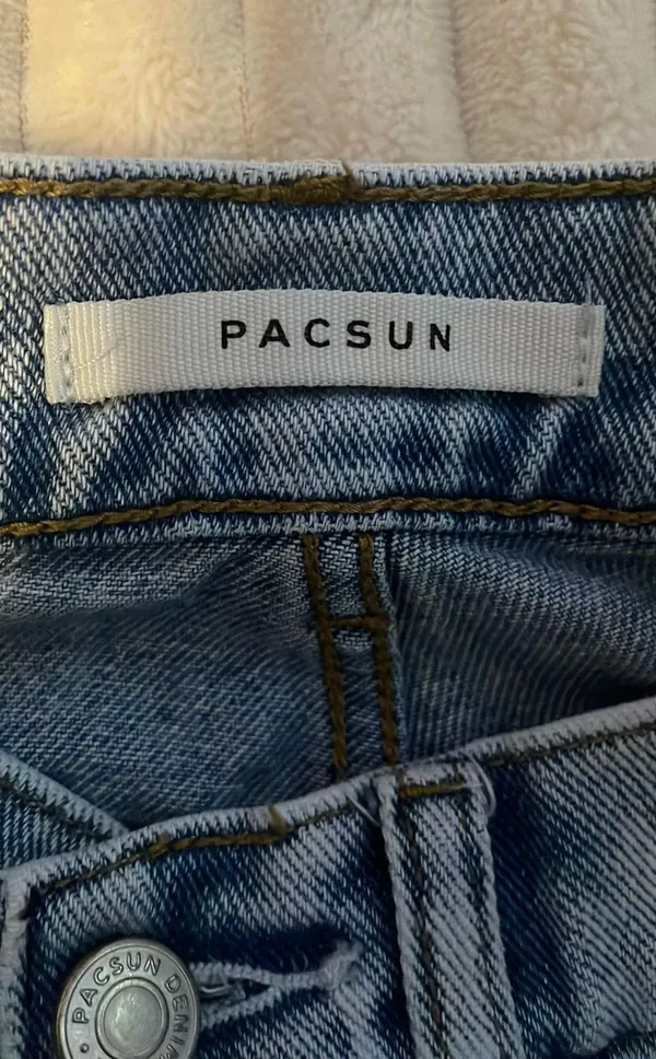 PacSun Baggy Jeans In Size 22 - Image 2
