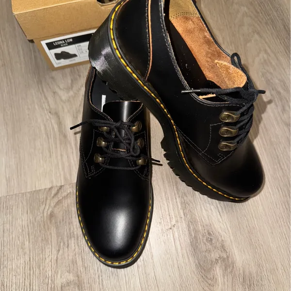 Dr. Martens LEONA LOW Platform Shoes Black Leather Chunky Heel Women's Size 9 - Image 8
