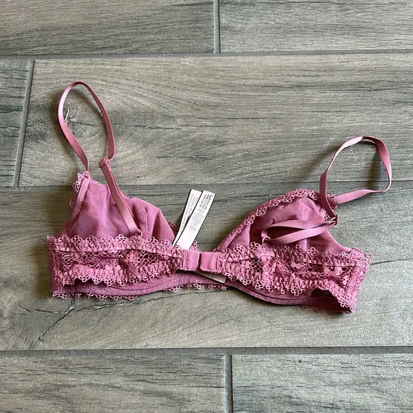 Victoria’s secret lace bralette with underwire - Image 2