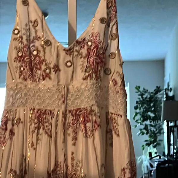 Floral Maxi Dress with Red Accents - Image 4