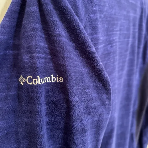 Columbia Women's Blue and Aqua Half-Zip Sweatshirt - Image 4