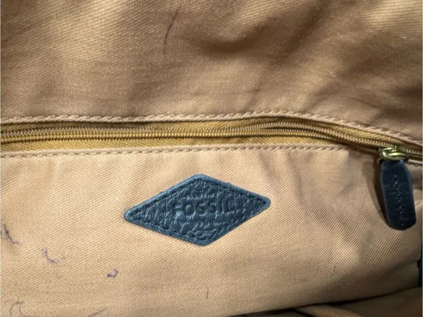 Fossil Tri-Panel Leather Tote in Tan, Cream & Gray with Black Straps - Image 8
