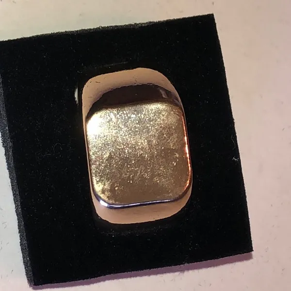 Gold Tone Square Signet Stretchy Ring - Image 2