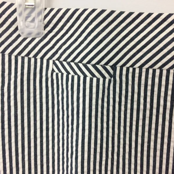 J. Crew Factory NWT $85 The Pencil Skirt in Navy & White Stripe Searsucker Sz 2 - Image 2