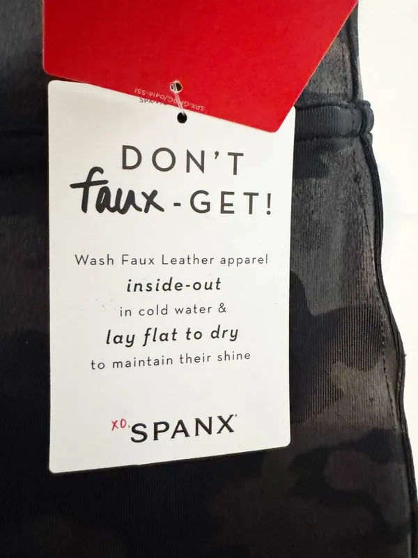 Spanx Camo Leggings Size‎ Small Black Matte Faux Leather Shaping Downtown Indie - Image 6