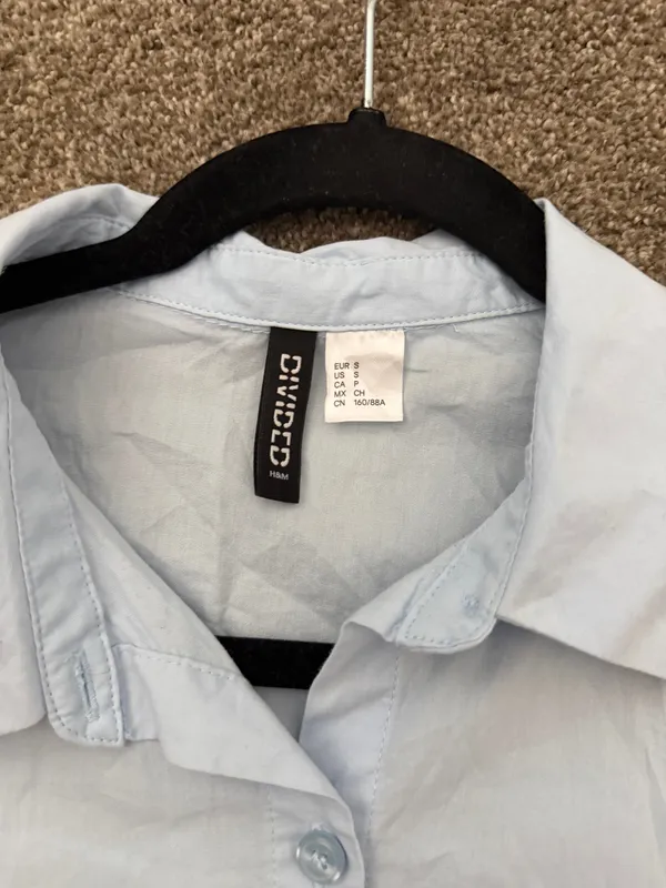 H&M Light Blue Cropped Button-Up Shirt - Image 3