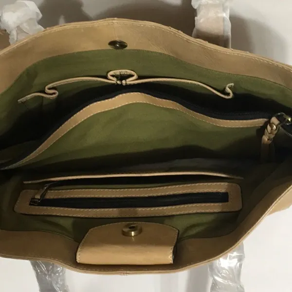 Firenze Bella leather bag. NWT Tan - Image 4