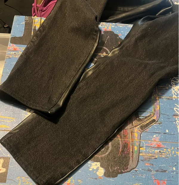Universal Threads Jeans / leather pants 10 - Image 9