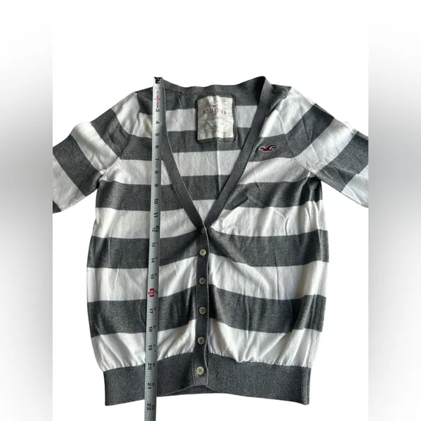 Y2K Hollister Gray and‎ White Striped V-Neck Button Cardigan Size Large Preppy - Image 2