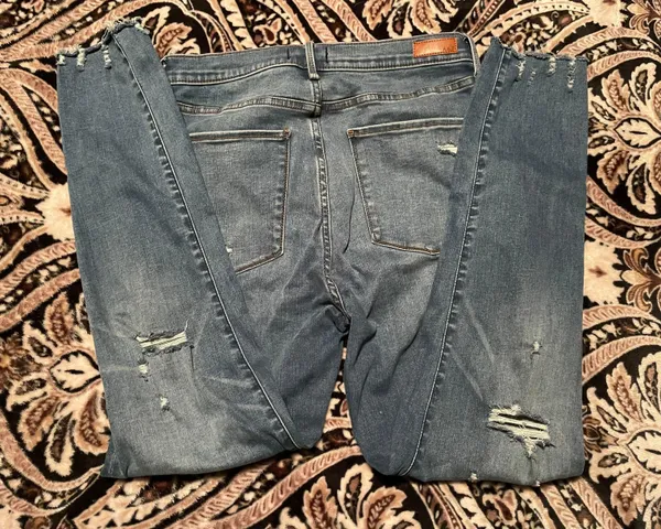 Abercrombie Ultra High Rise Super Skinny Ankle Jeans - Image 3