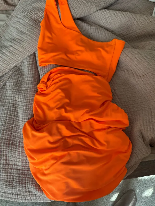Amazon Neon Dress - Image 4