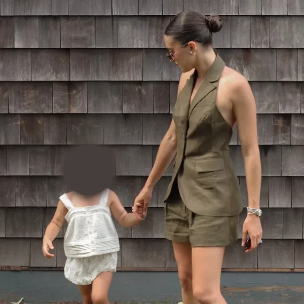 Reformation | Brennan 100% Linen Halter Vest Top in Dark Olive Green‎ - Image 2