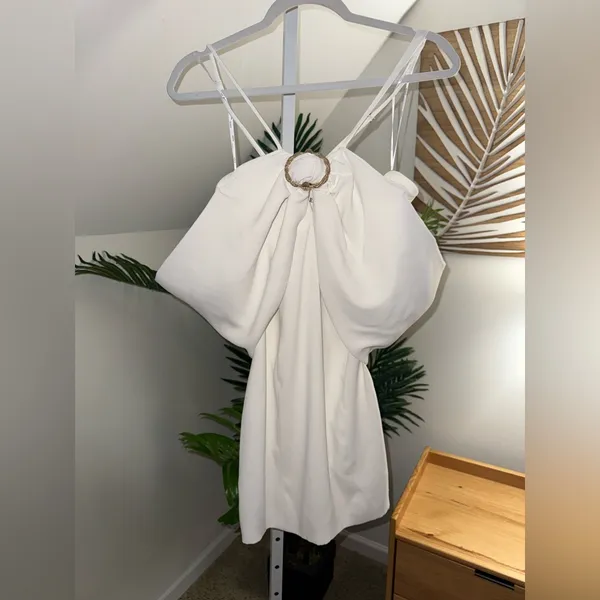 Elliatt‎ Arctic White Off-Shoulder Mini Dress Medium - Image 4