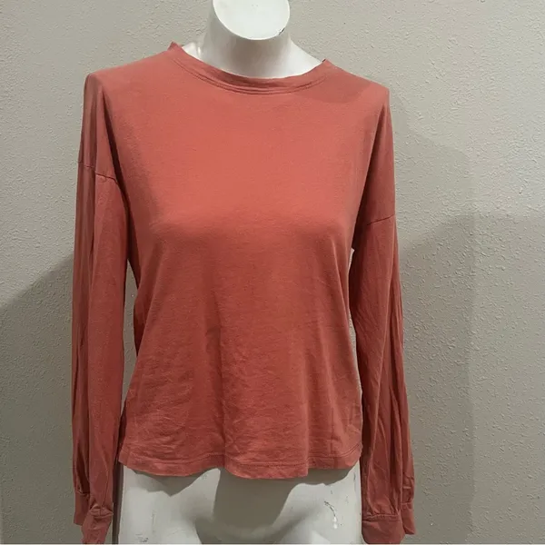 Hollister coral long sleeve top tshirt - Image 2
