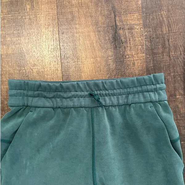 Lululemon Softstreme High-Rise Straight-Leg Cropped Pant Size 2 - Image 2