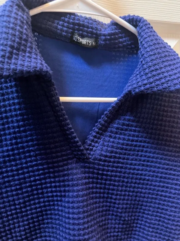 AO Sports collared crop top size M - Image 3