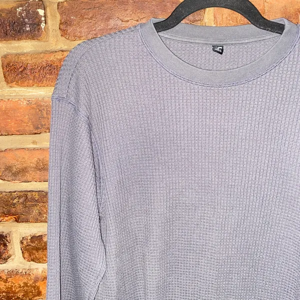 UniQlo Dark Charcoal Gray Waffle Knit Long Sleeve Crew Neck T-Shirt Women's XS - Image 2