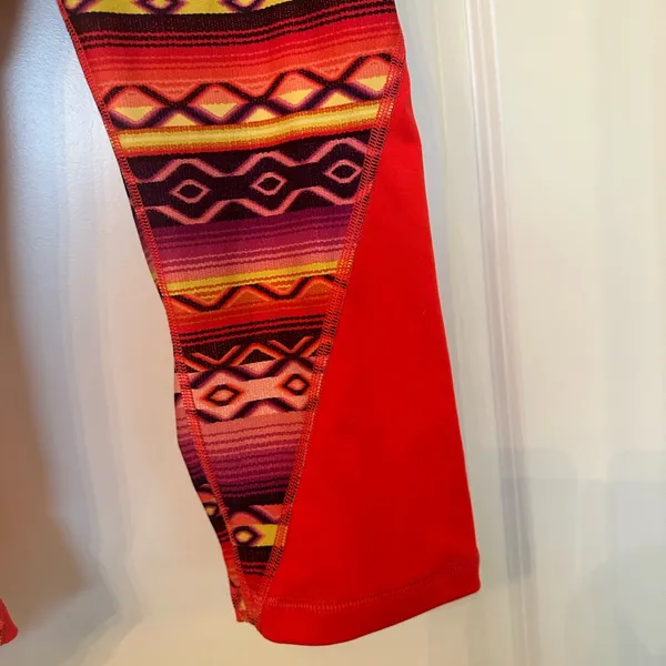 Gianni Bini - Adorable Tribal Pattern Leggings - BRAND NEW, NEVER WORN! - Image 4
