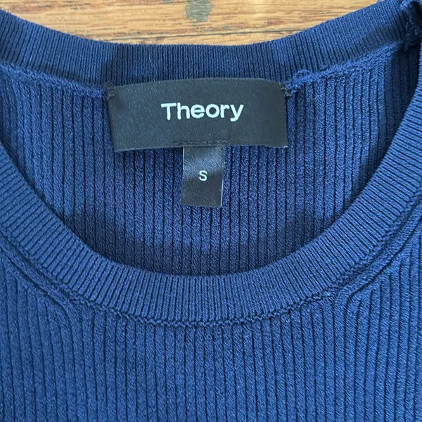 Theory blue tshirt - Image 2