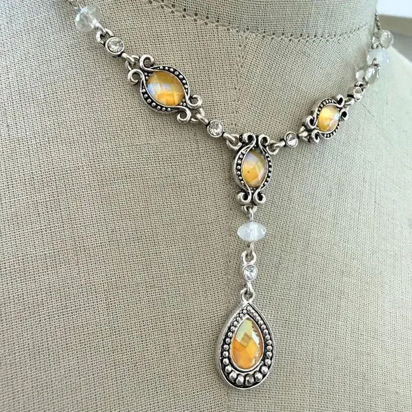 Avon Vintage beaded Teardrop Y Drop Necklace Silver Tone - Image 3
