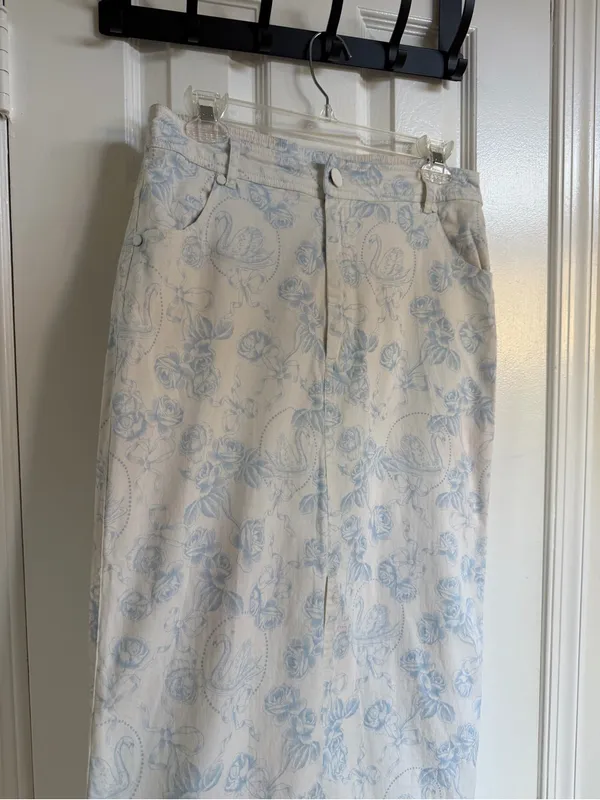 For Love & Lemons Chantal Blue Floral Swan Denim Midi Skirt M - Image 4
