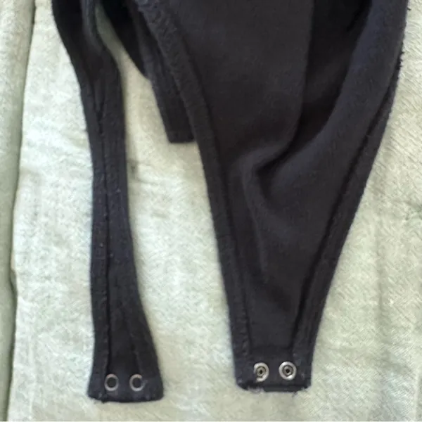 Abercrombie & Fitch Black Knotted Shoulders Wrap Bodysuit Small - Image 4