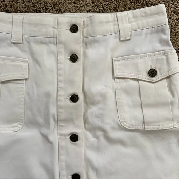 Burberry Cream color button skirt size 6 - Image 9