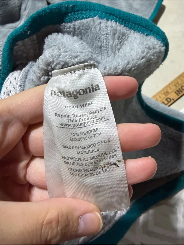 Patagonia Gray Fleece Quarter-Snap Pullover with Teal Accents large - Image 8