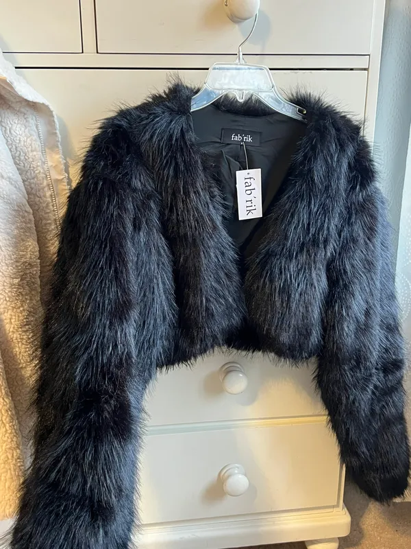 Cropped Fur Coat - Image 3
