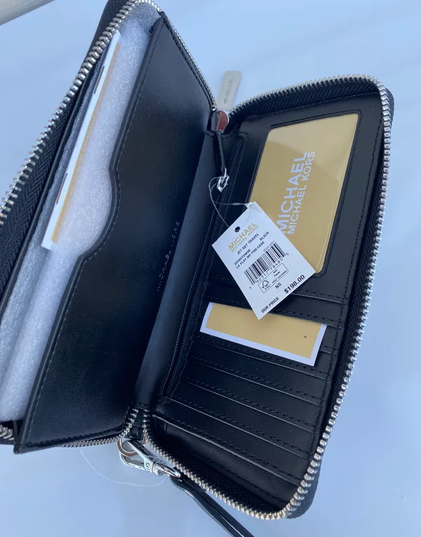 Michael Kors JST LG Flat MF Phone Wallet/Wristlet - Black - Image 6
