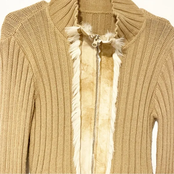 Vintage Y2K Women’s Size Medium Faux Fur Tan Brown Ribbed Knit Full‎ Zip Jacket - Image 2