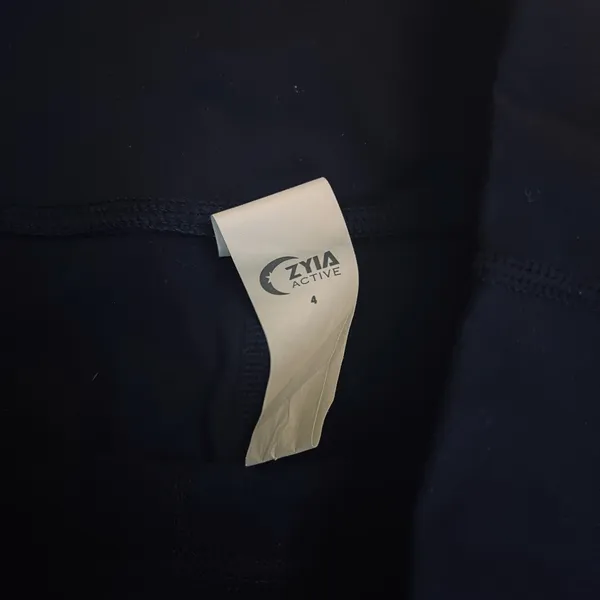 Zyia Active Capri Leggings - Image 2