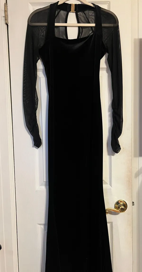 Club L ondon Black Velvet Bodycon Split Maxi Dress With Sheer Sleeves - Image 2