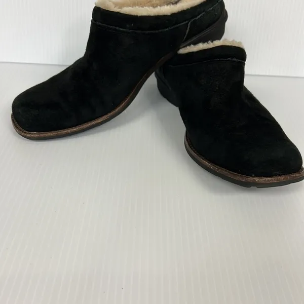 UGG Australia Shoreham Clog Women’s 7 Black Suede Sheepskin‎ Slipper Shoe Mule - Image 2