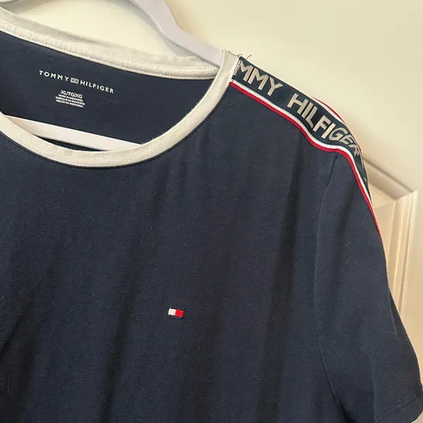 Tommy Hilfiger Navy Short Sleeve Logo T‑Shirt Dress with White Trim - Image 2