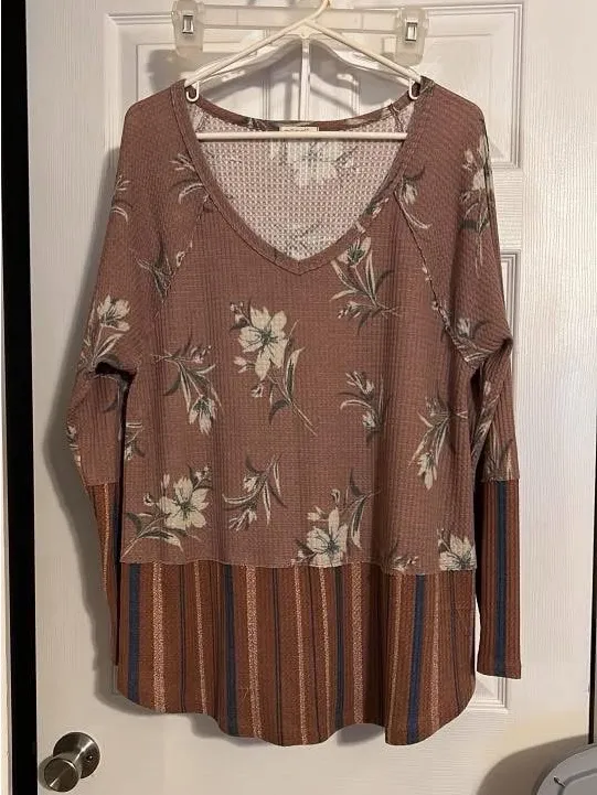 ODDY Mauve Floral & Stripe V‑Neck Long Sleeve Top - Image 2