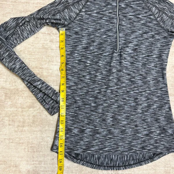 Athleta Women’s XXS Gray Long Sleeve Athletic Top Running Athleisure Pocket - Image 3
