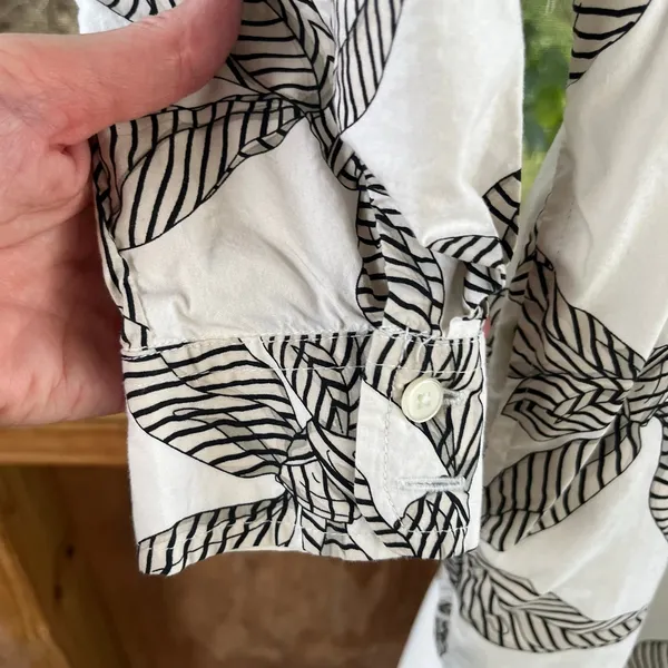 LOFT Women's Long Sleeve White & Black Bow Print Dress Size M - Image 8