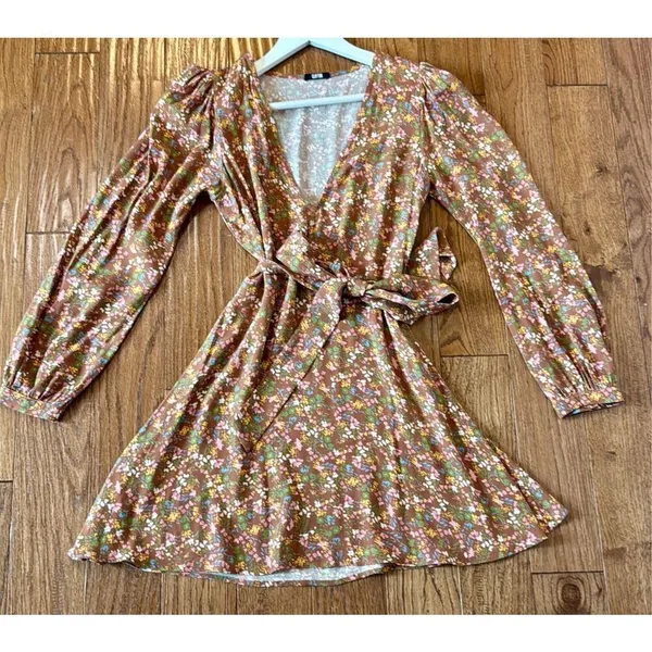 Clayton X Revolve ditsy floral long sleeve dress small - Image 8