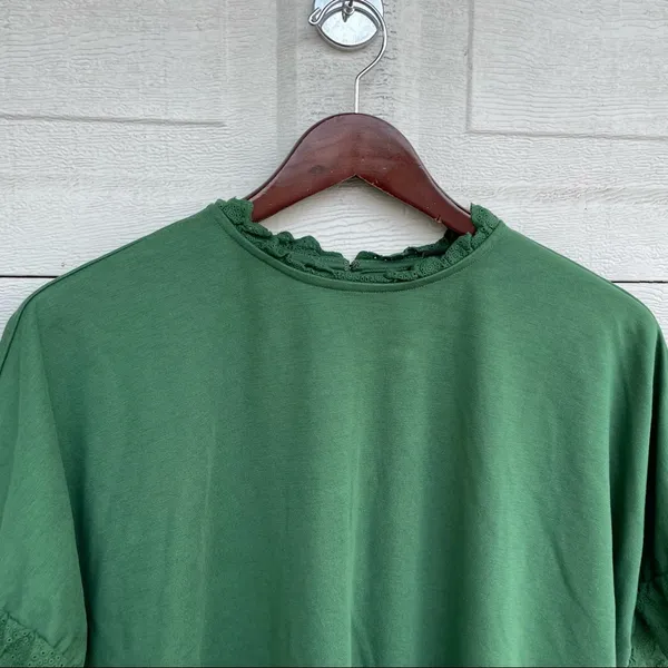 Ann Taylor Womens Shirt Green Knit Blouse Eyelet Lace Trim Short Sleeve Large - Image 4