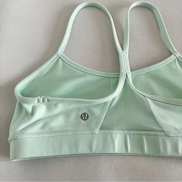 Lululemon Flow Y Bra Size 8 Sea Mist Mint Back Mesh Detail - Image 3