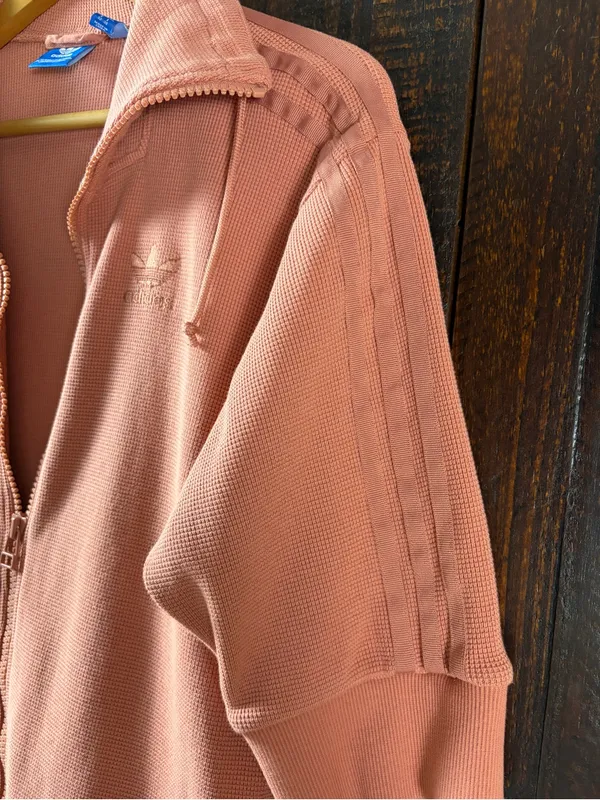 adidas Women’s Oversized Short-Sleeve Waffle Jacket in Dusty Pink - Image 7
