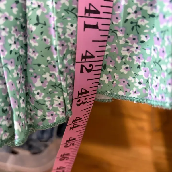 Fashion Floral Pleated Midi Dress Green Purple‎ Ditsy Puff Sleeve V-Neck Size M - Image 4