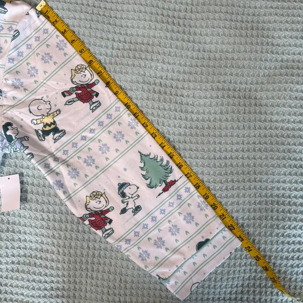 NWT Peanuts Pajama Set Womens Medium Snoopy Charlie Brown Lucy Sally Christmas - Image 7