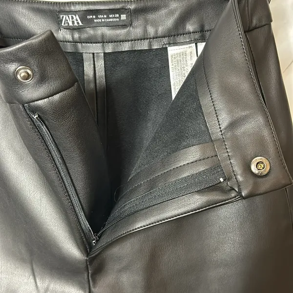 Zara Black Faux Leather Skinny Leggings/Pants - Size Medium - Image 2