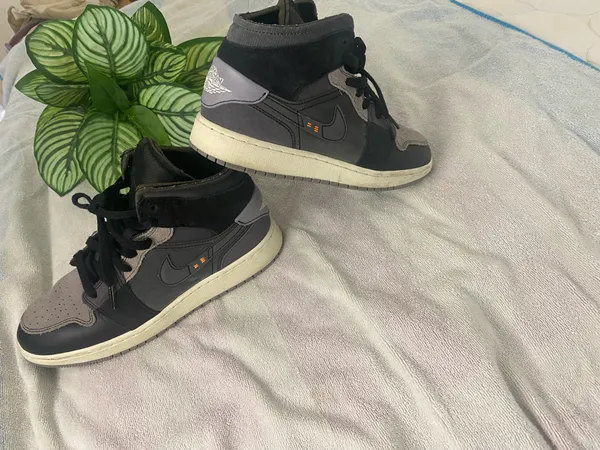 Air Jordan 1 SE Craft Mid Inside Out - Black ( Kids Size 5.5 - Image 6